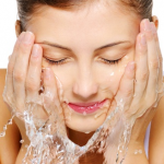正しい洗顔方法で美肌に！泡洗顔と水洗顔は1日何回？