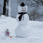 長持ちする上手な雪だるまの作り方　スノーマンの飾り付けアイデア